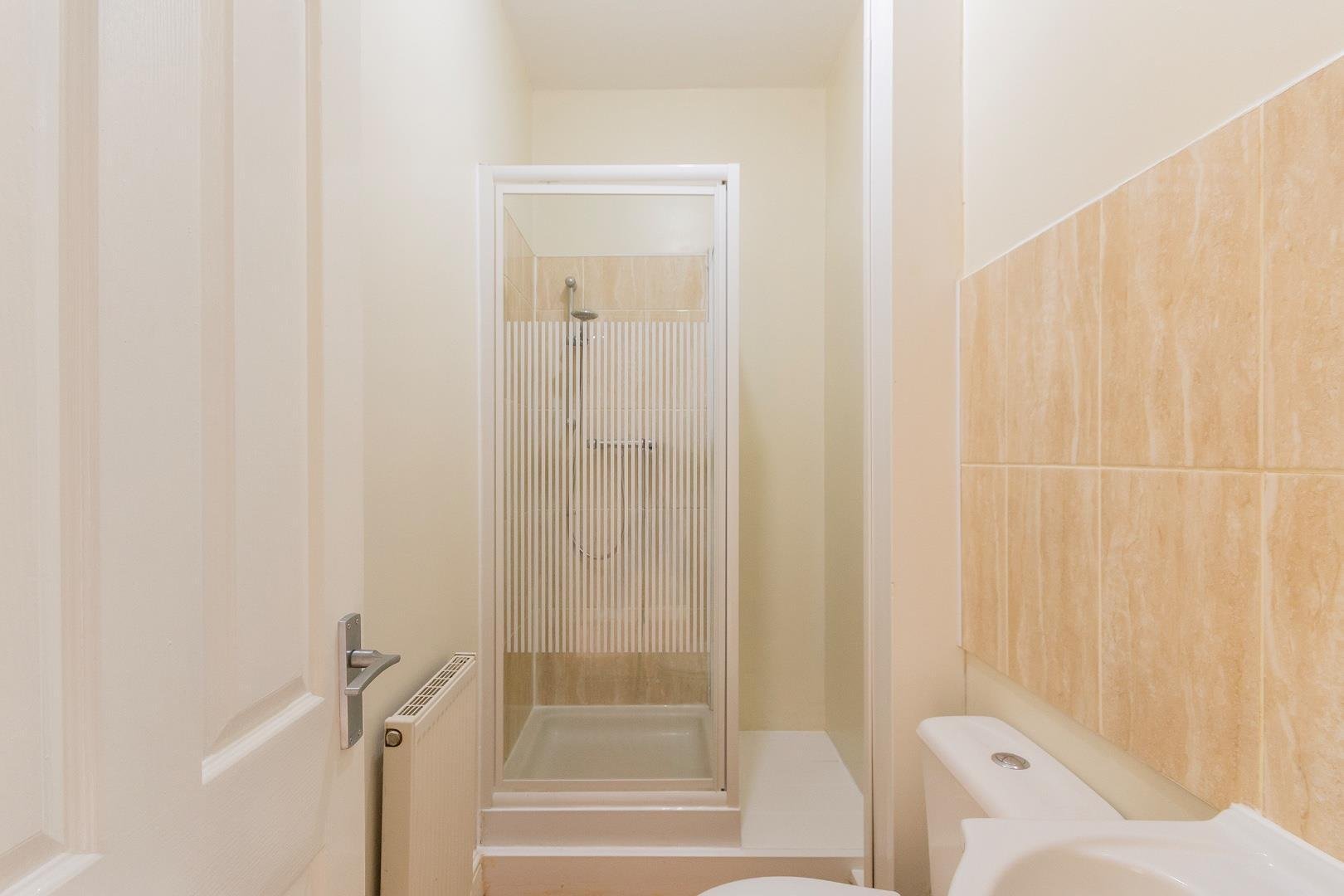 Whitehall road whitehall 34789053 4 w9 r5 awh bathroom b