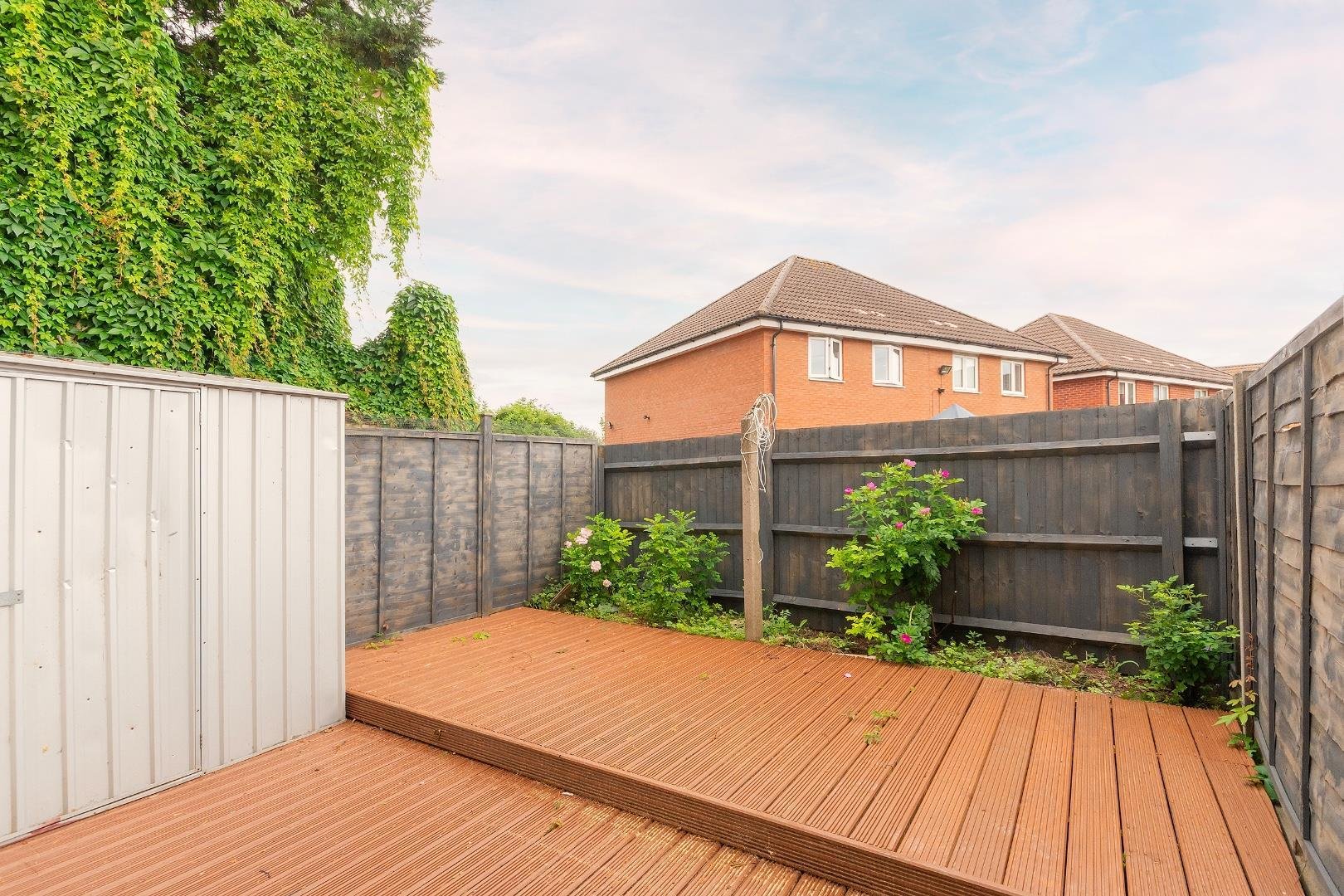 Whitehall road whitehall 34789053 4 w9 r5 awh external d