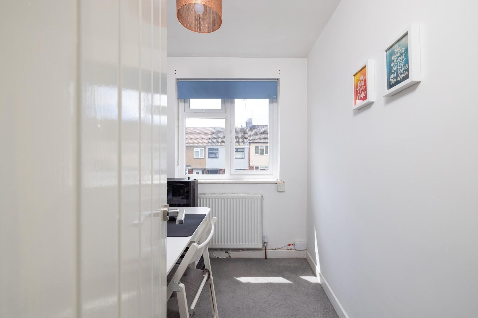 Willis road kingswood 34065445 014 a2433