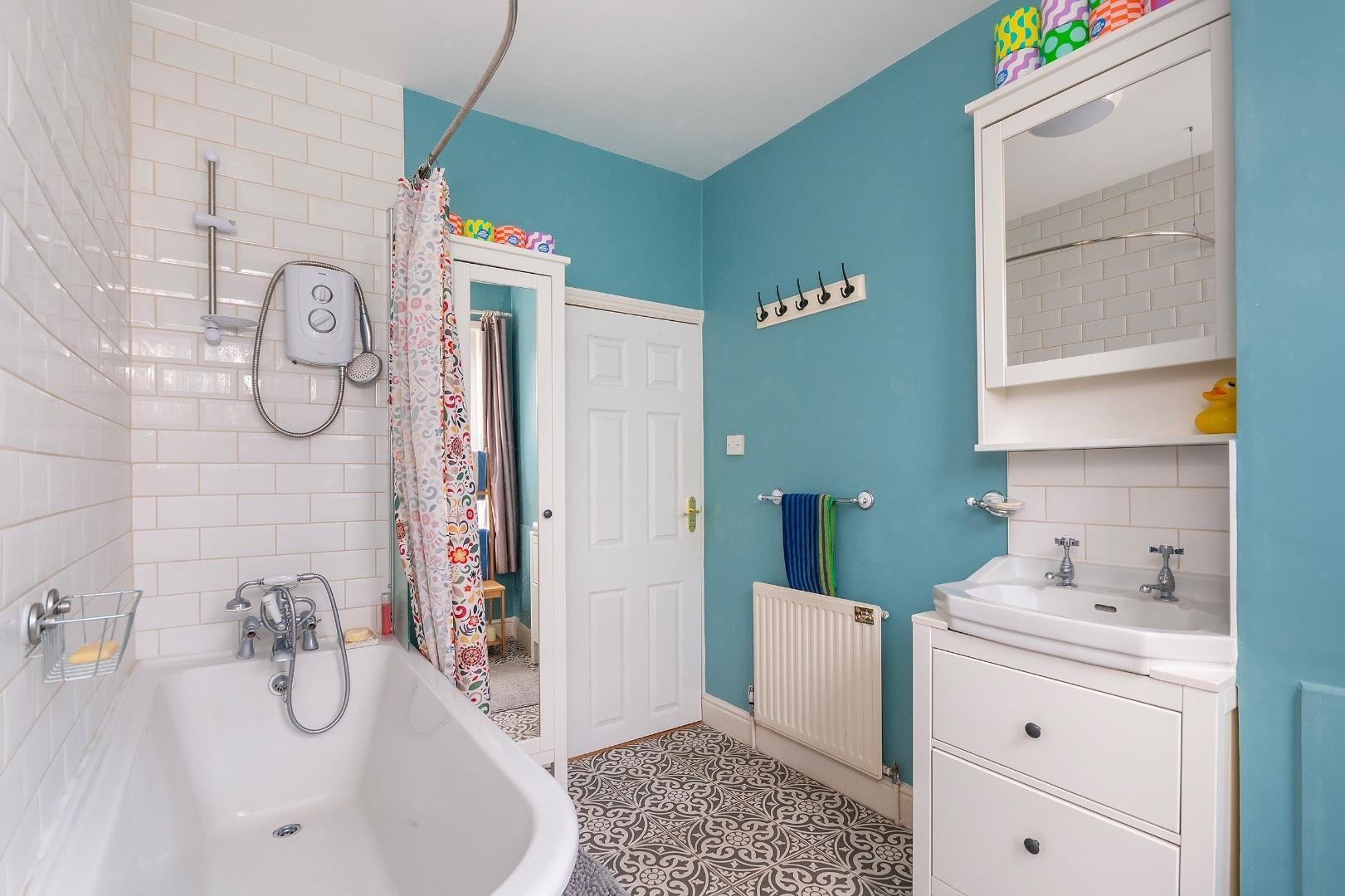 Woodcroft avenue whitehall 33594643 0 w6 awl bathroom a