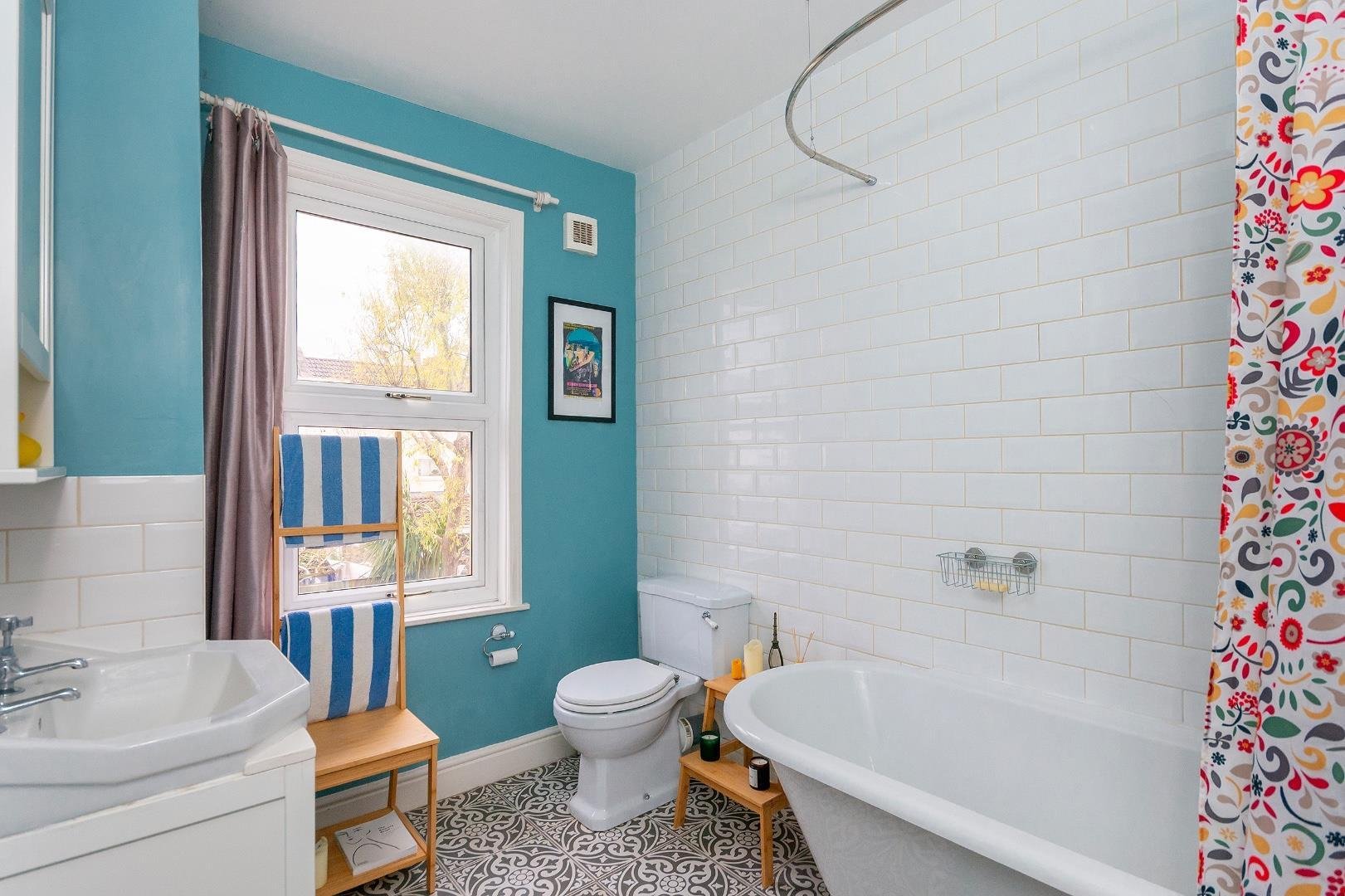Woodcroft avenue whitehall 33594643 0 w6 awl bathroom b
