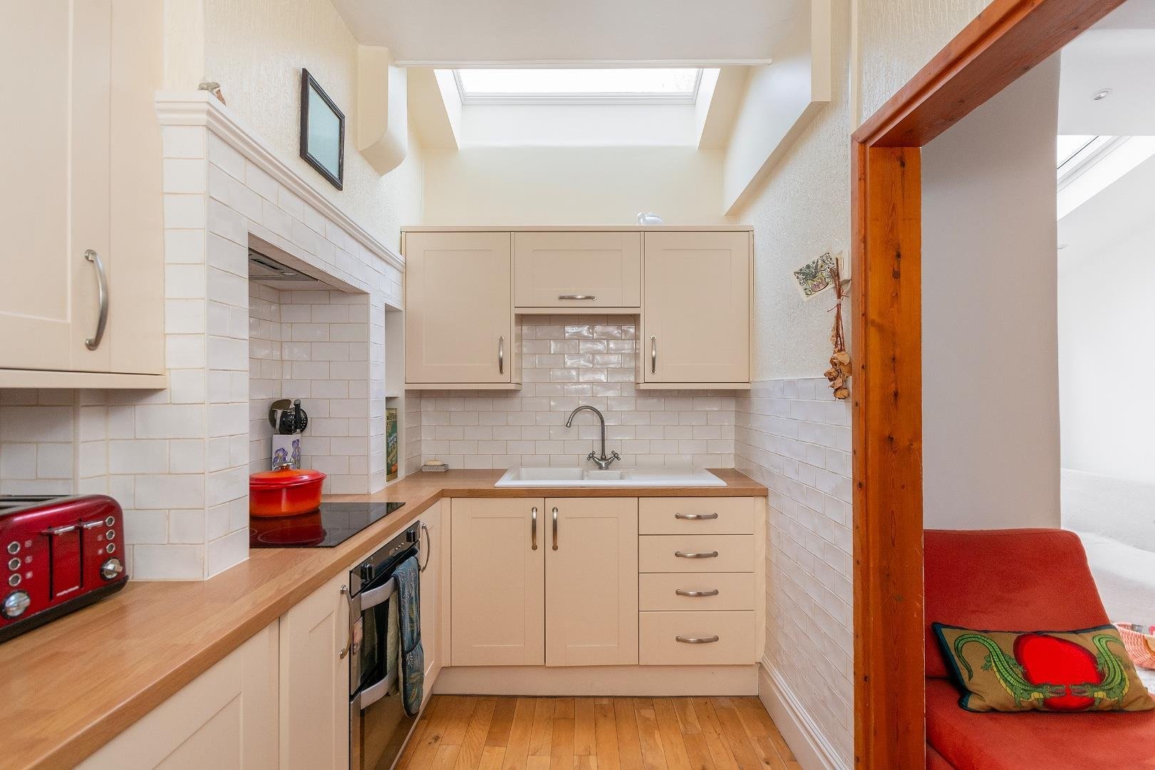 Woodcroft avenue whitehall 33594643 0 w6 awl kitchen b